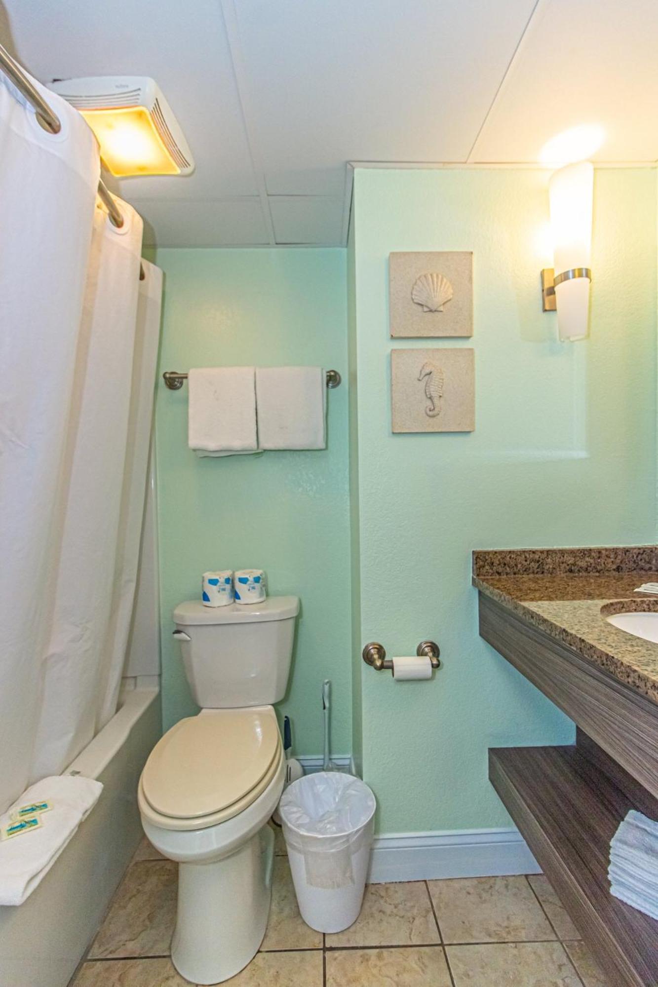 Oversized Ocean View Queen Suite With Beautiful Fireplace And Accents - Sleeps 4 Guests! Myrtle Beach Værelse billede